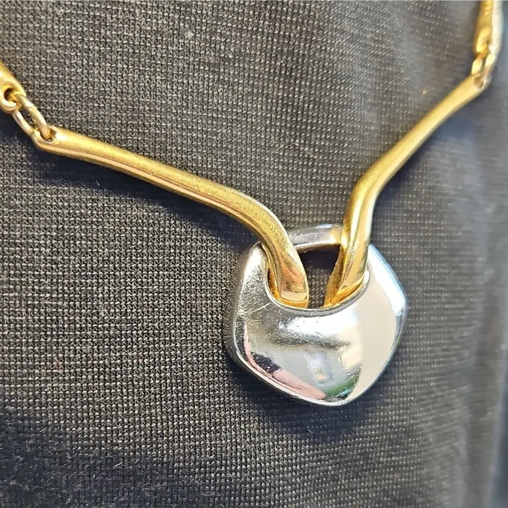 Vtg Artistry Gold Tone Snake Chain Necklace Two Tone Center